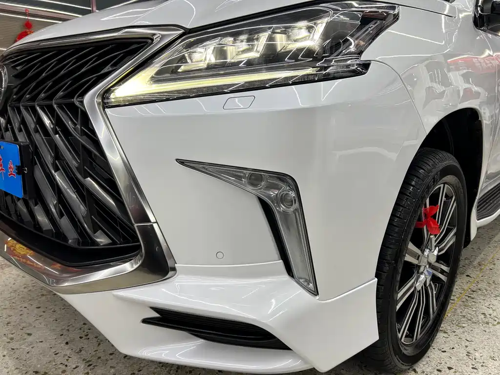 Lexus LX 2017 570