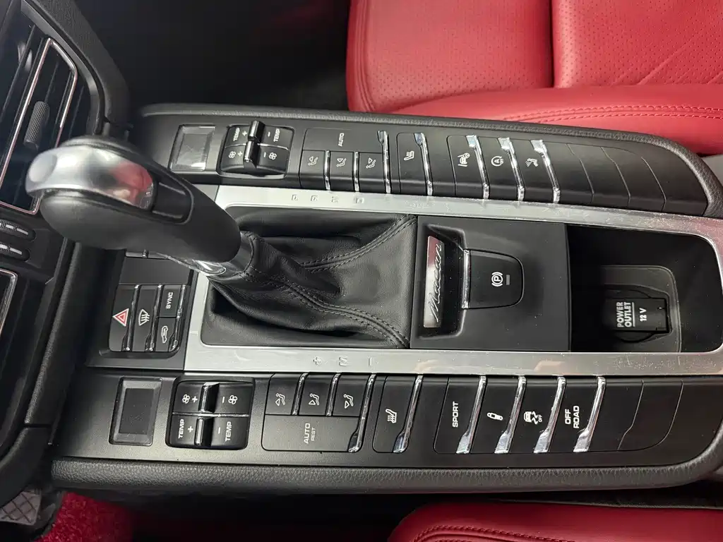 Porsche Macan — миниатюра 10