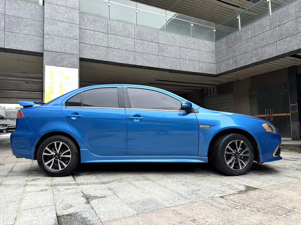Mitsubishi Lancer EX — миниатюра 9
