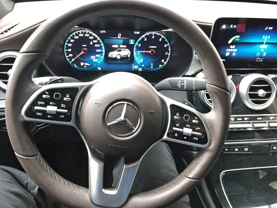 MERCEDES-BENZ GLC