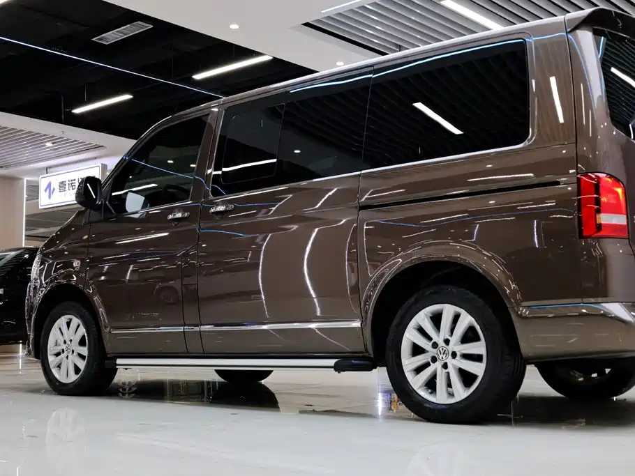Volkswagen Multivan — миниатюра 12