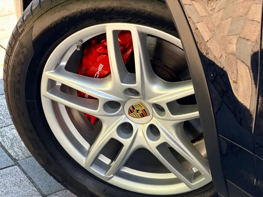 Porsche Cayenne — миниатюра 21