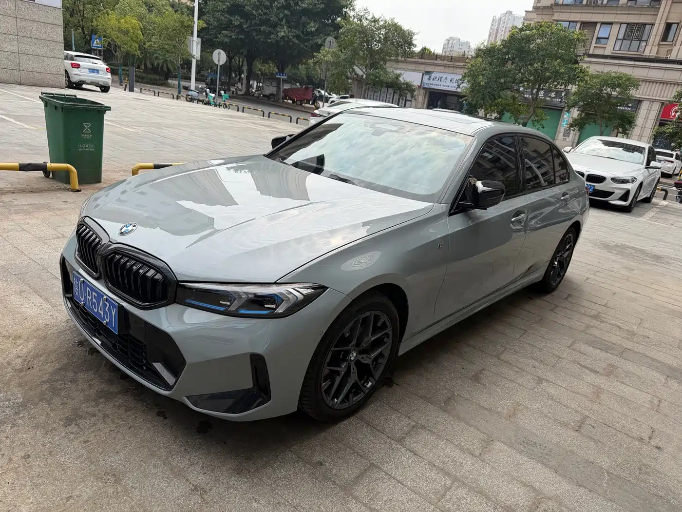宝马3系 2025款 330Li 尊享型 M运动曜夜套装 2025