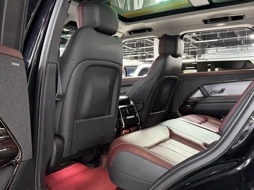 Land Rover Range Rover Sport 2024 — фото 10