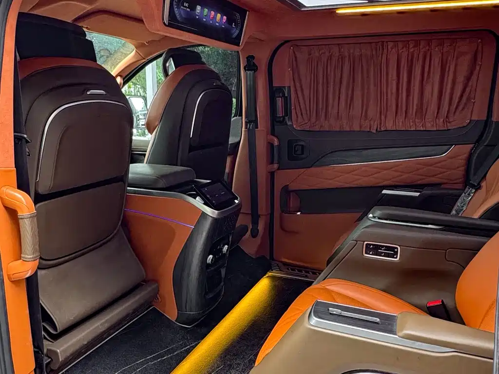 Ford Tourneo 2024 2.0T AT