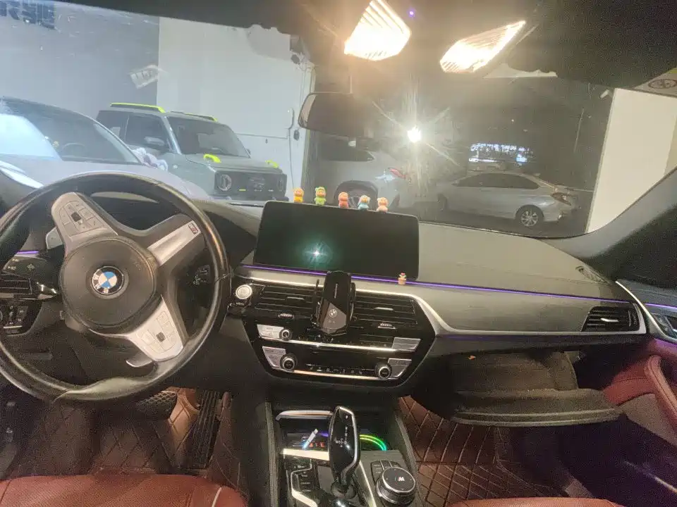 BMW 5 Series — миниатюра 6