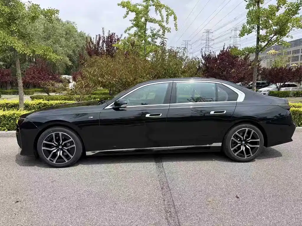 BMW 7 Series 7 2023 735Li M Sport
