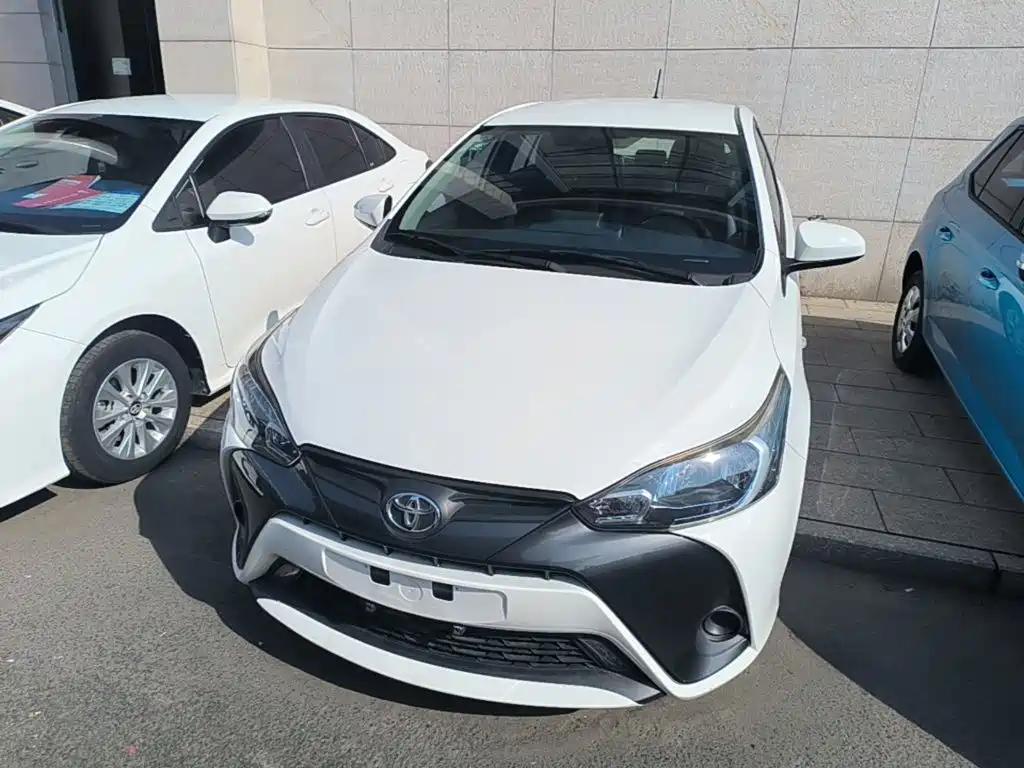 Toyota Yaris L — миниатюра 3