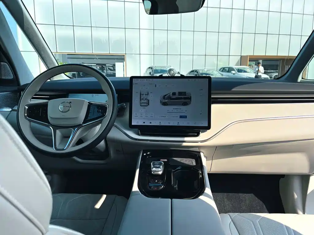 Volvo EM90 — миниатюра 17