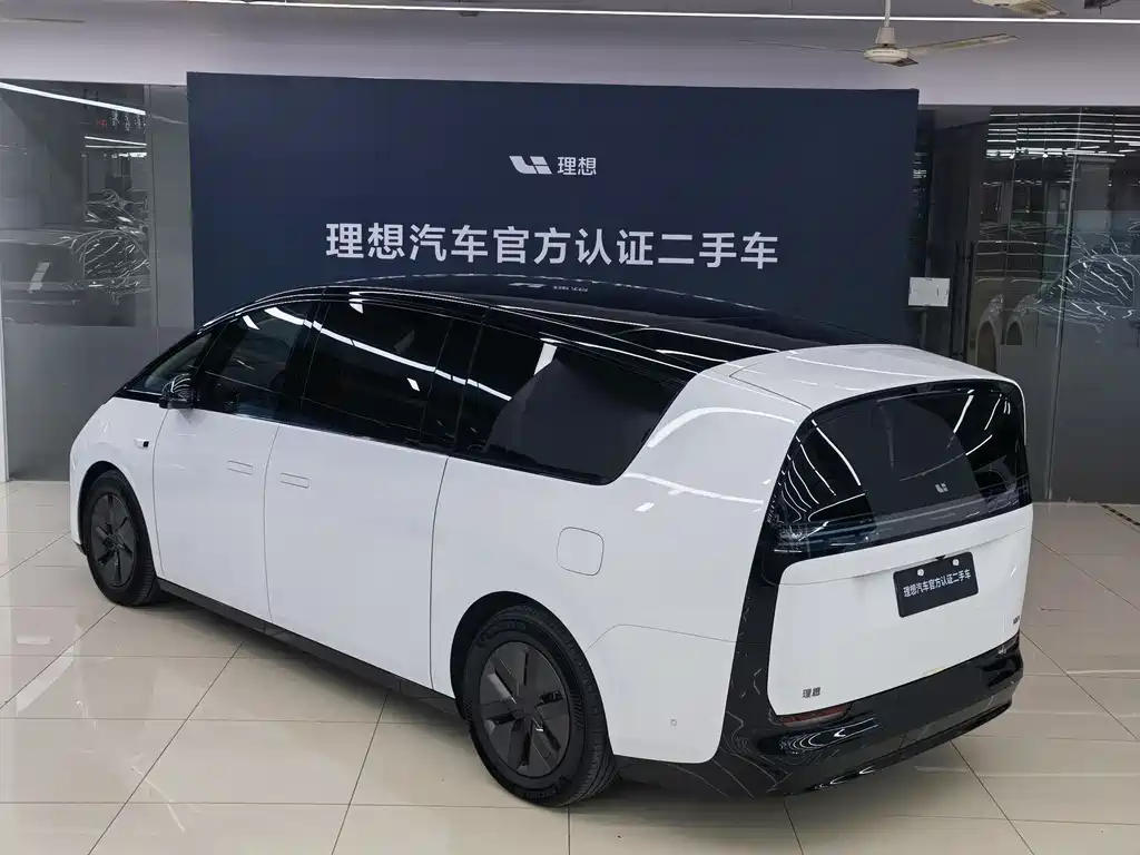 Li Auto MEGA 2025 Home