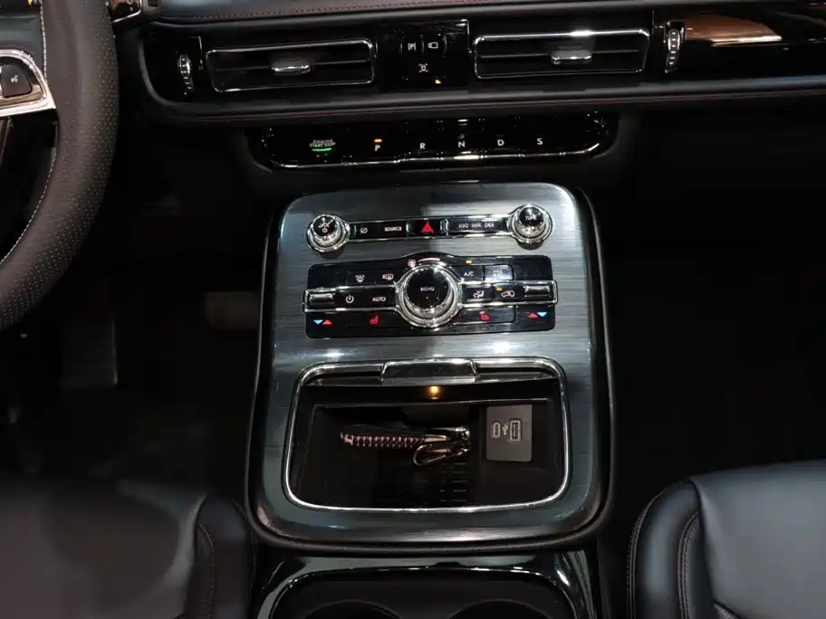 Lincoln Nautilus 2.0T 4WD Premium Edition, фото 15