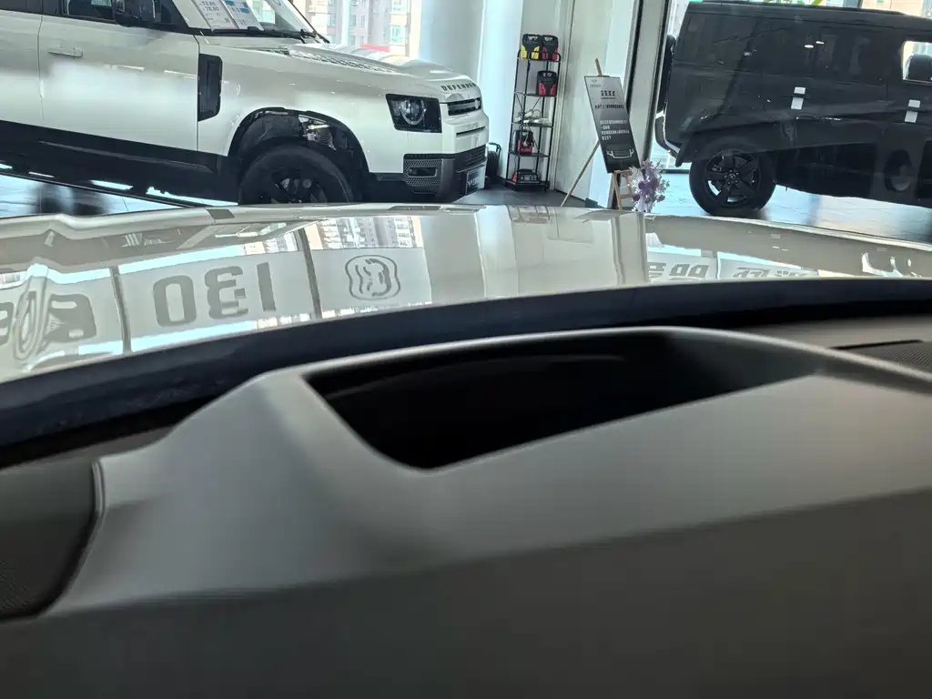 Land Rover Range Rover 2024 3.0 L6 400PS Long Wheelbase
