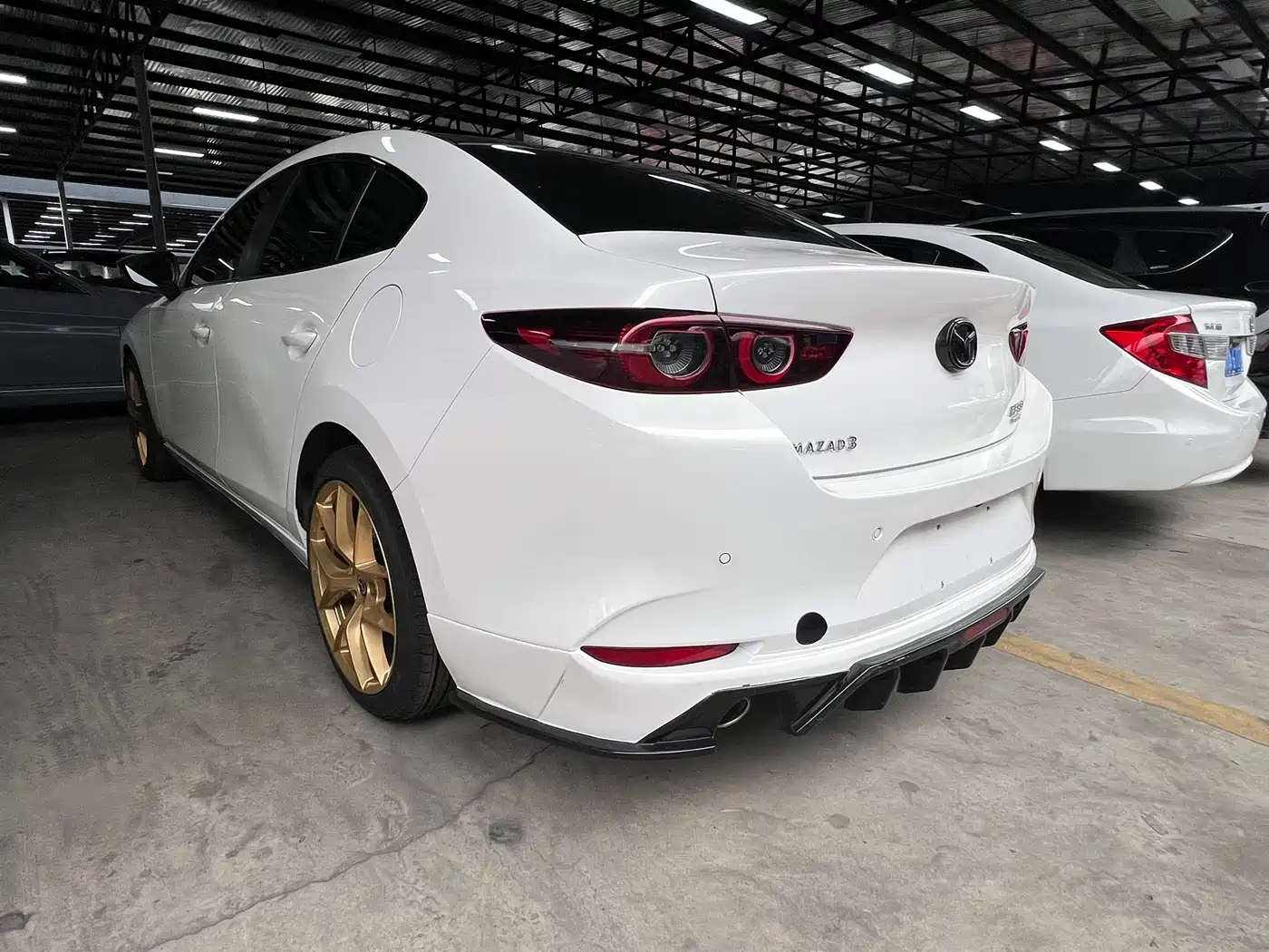 Mazda 3 2024 Белый из Китая