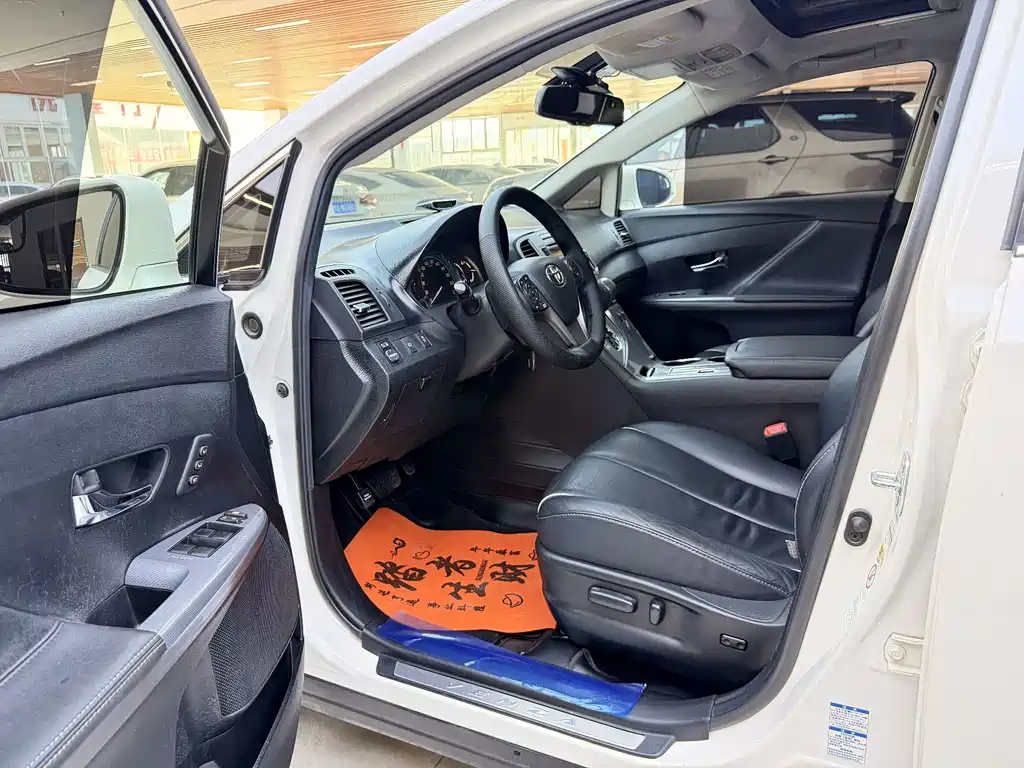 Toyota Venza (Import) — миниатюра 10