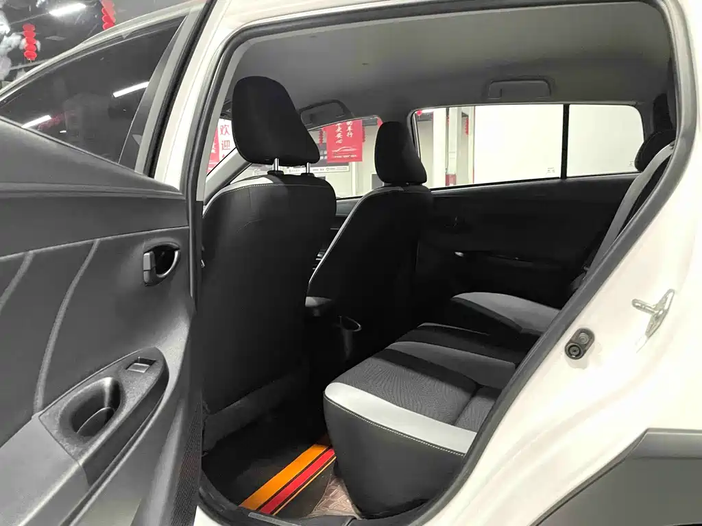 TOYOTA YARIS L ZHIXUAN