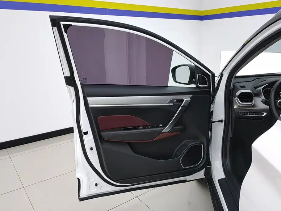 Geely Binyue — миниатюра 7