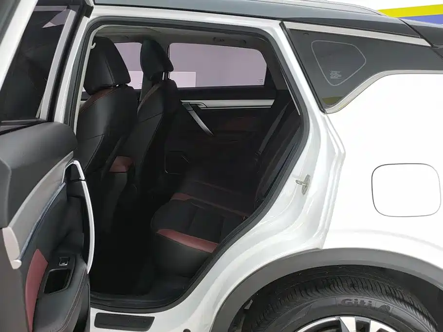 Geely Binyue — миниатюра 11