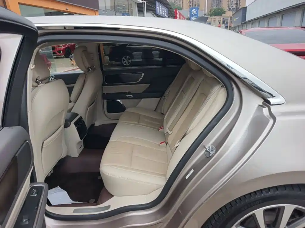 Lincoln Continental — миниатюра 17