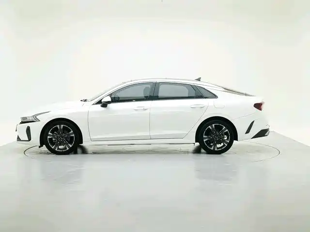 Kia K5 — миниатюра 3
