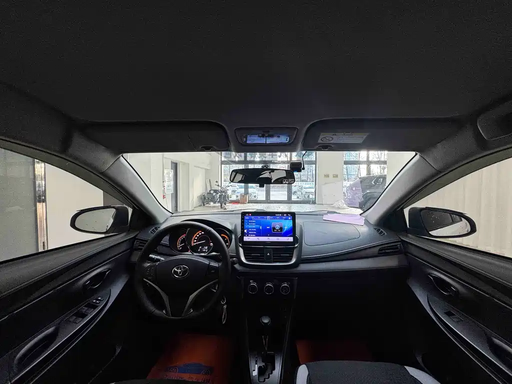 Toyota Yaris L — миниатюра 17