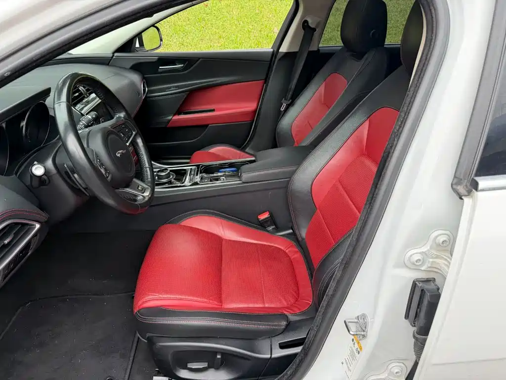 Jaguar XE — миниатюра 8
