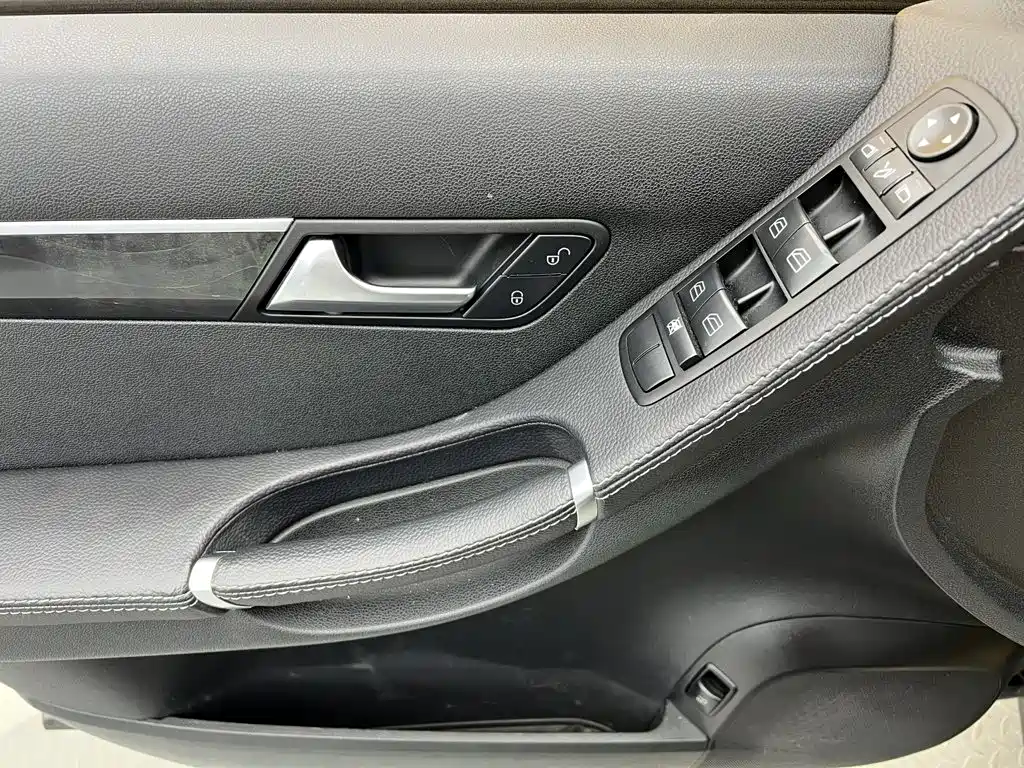 Mercedes-Benz R-Class — миниатюра 18