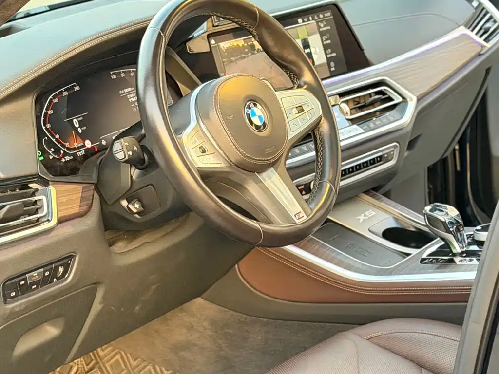 BMW X5 2022 xDrive 40Li M Sport