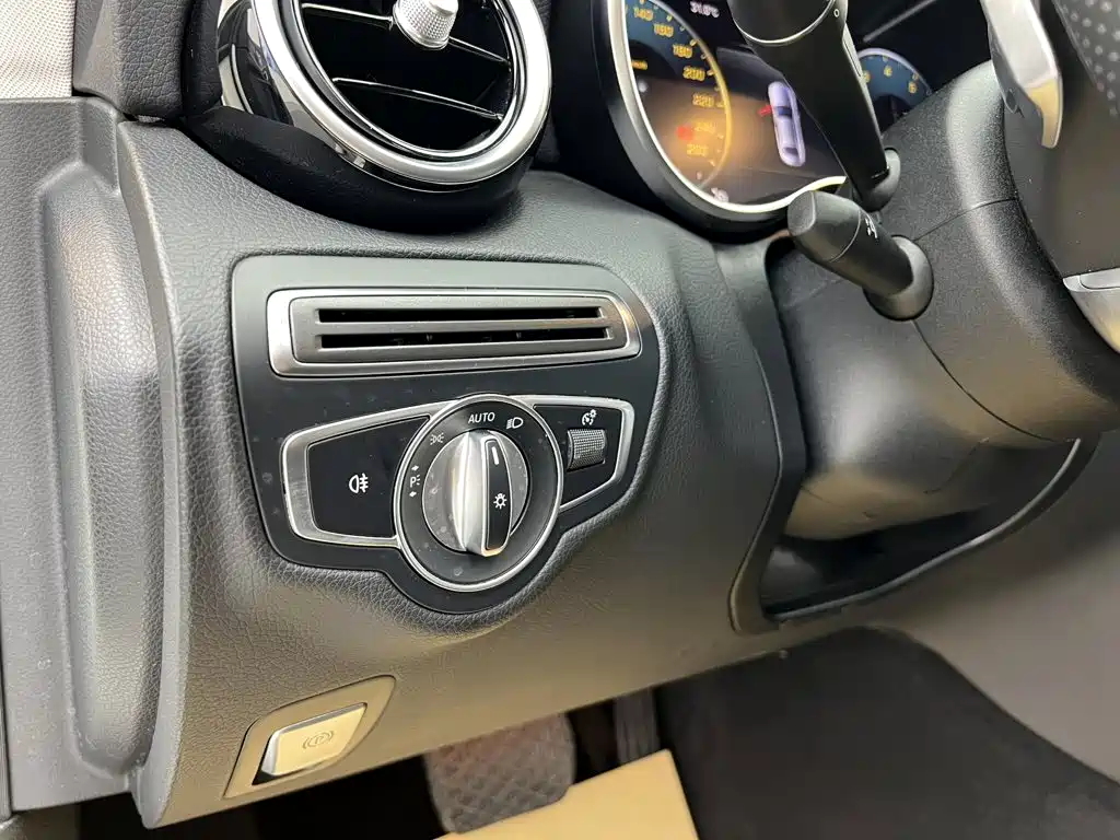 Mercedes-Benz C-Class — миниатюра 19