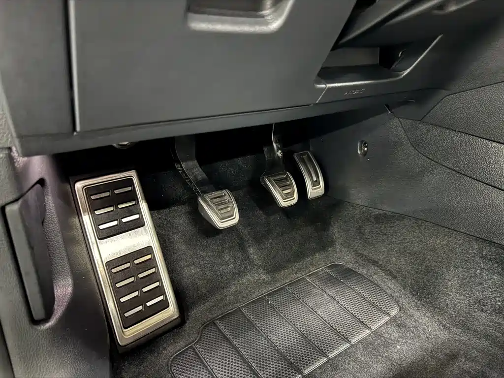 Volkswagen Golf — миниатюра 23