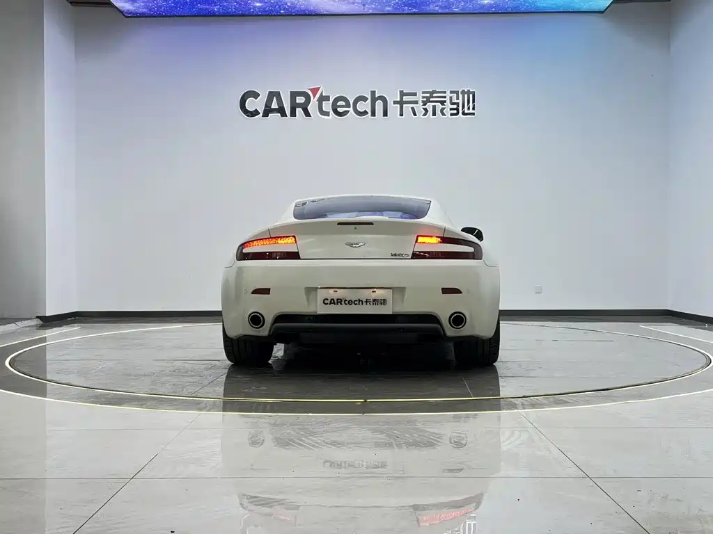 Aston Martin V8 Vantage — миниатюра 5