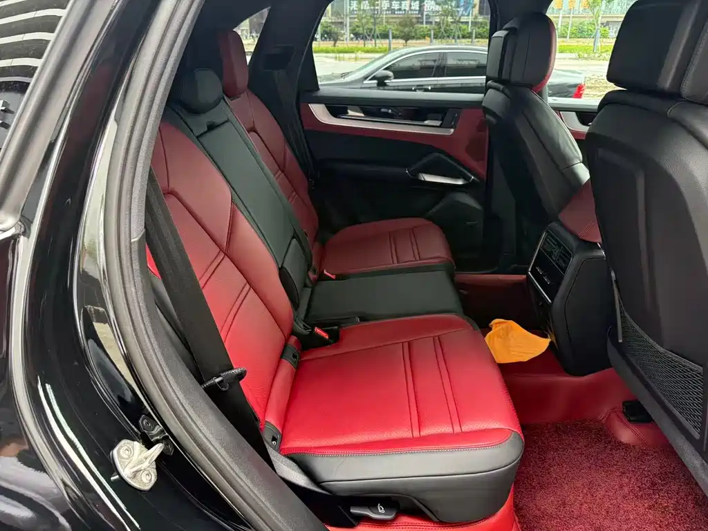 Porsche Cayenne — миниатюра 6