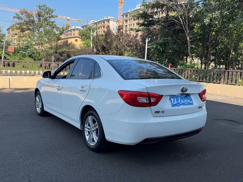 Bestune B30 — миниатюра 6