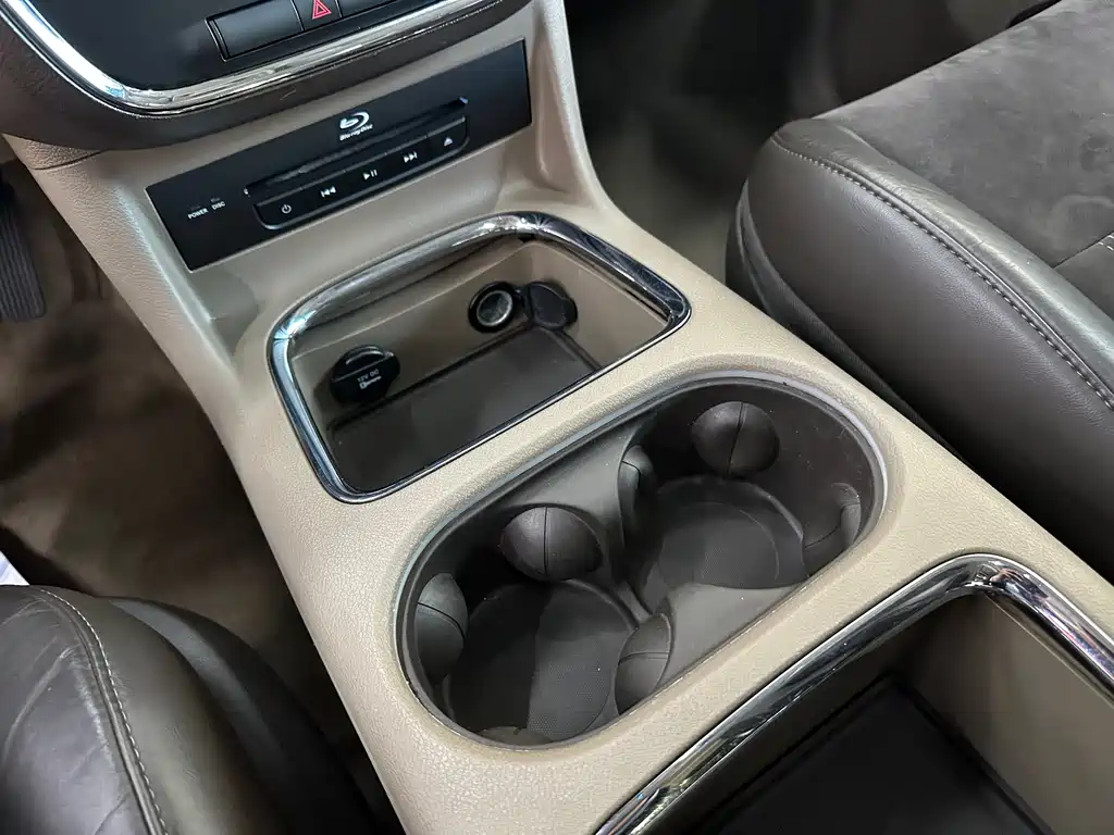 Chrysler Grand Voyager (Import) 3.6L Luxury Edition, фото 13