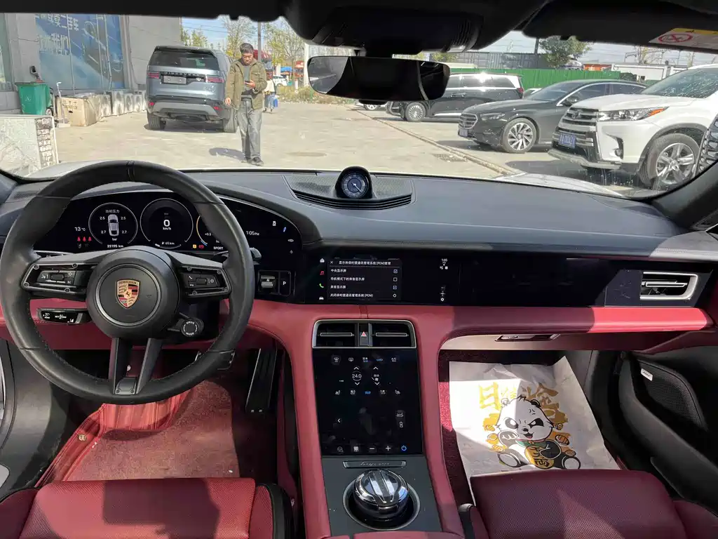 Porsche Taycan — миниатюра 8