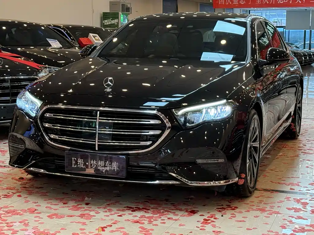 Mercedes-Benz E-Class — миниатюра 3