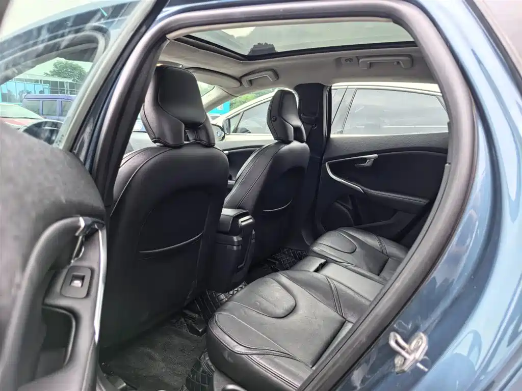 Volvo V40 2014 2.0T
