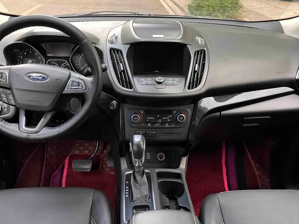 Ford Kuga — миниатюра 24