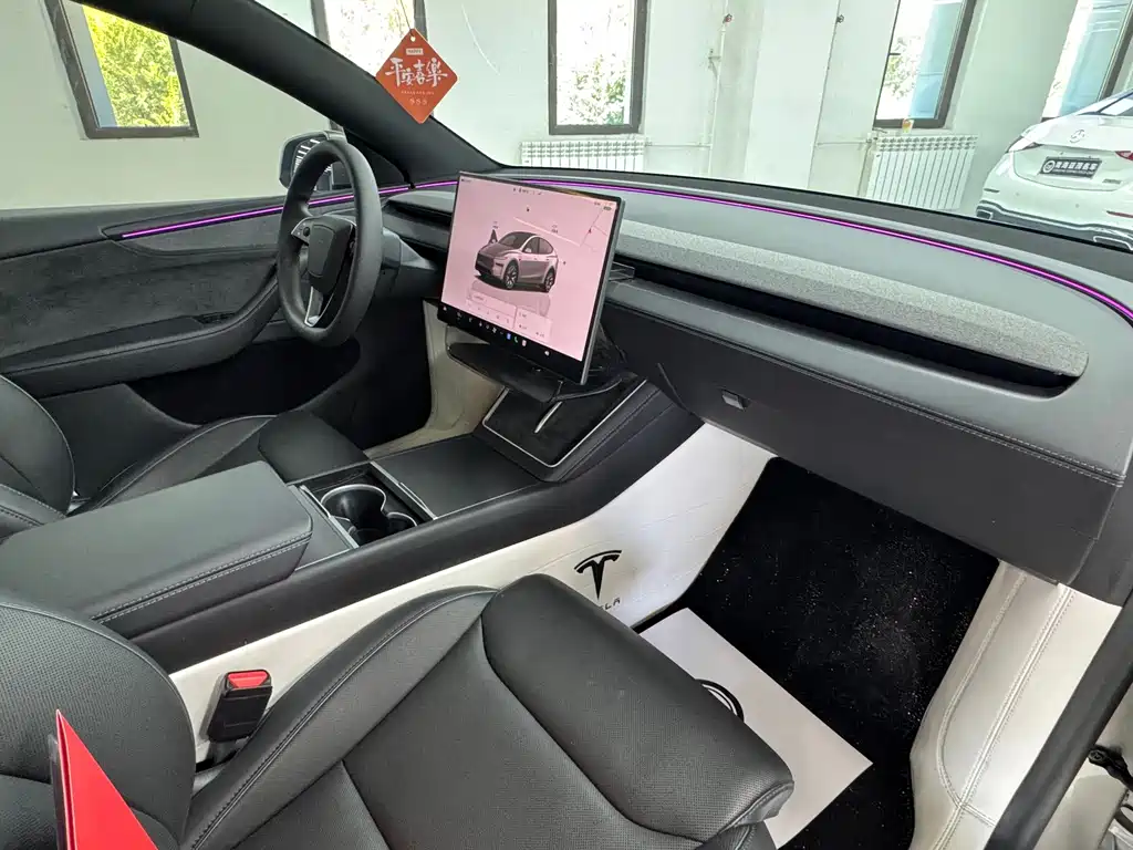 Tesla Model Y L — миниатюра 18