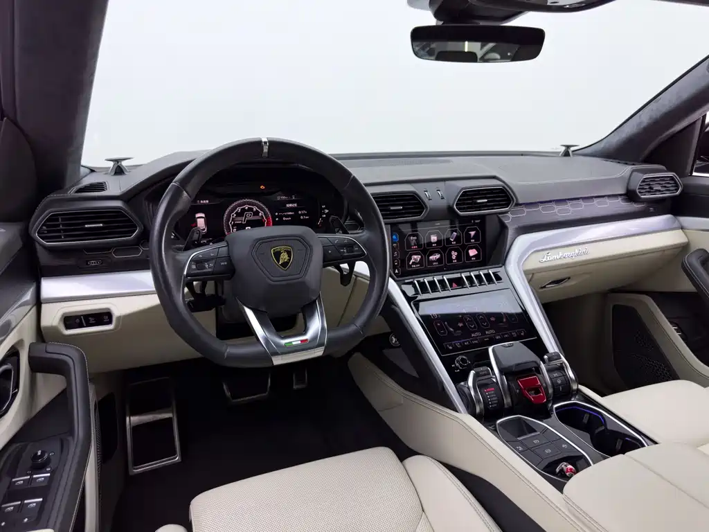 Lamborghini Urus — миниатюра 17