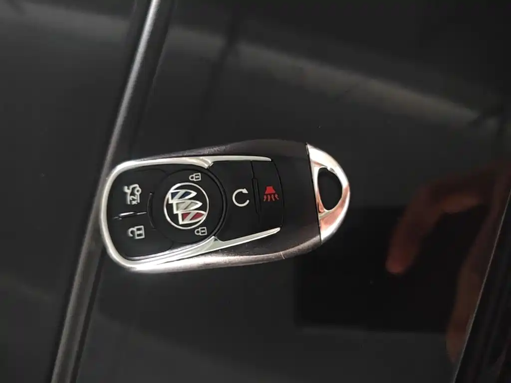 Buick LaCrosse — миниатюра 10