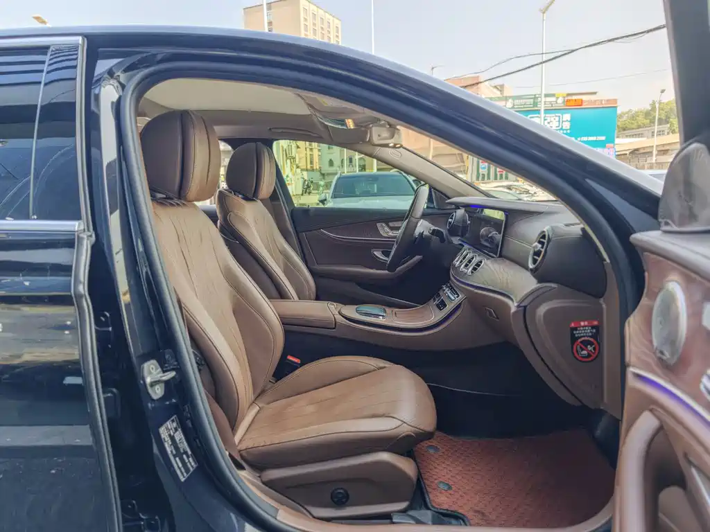 MERCEDES-BENZ E CLASS