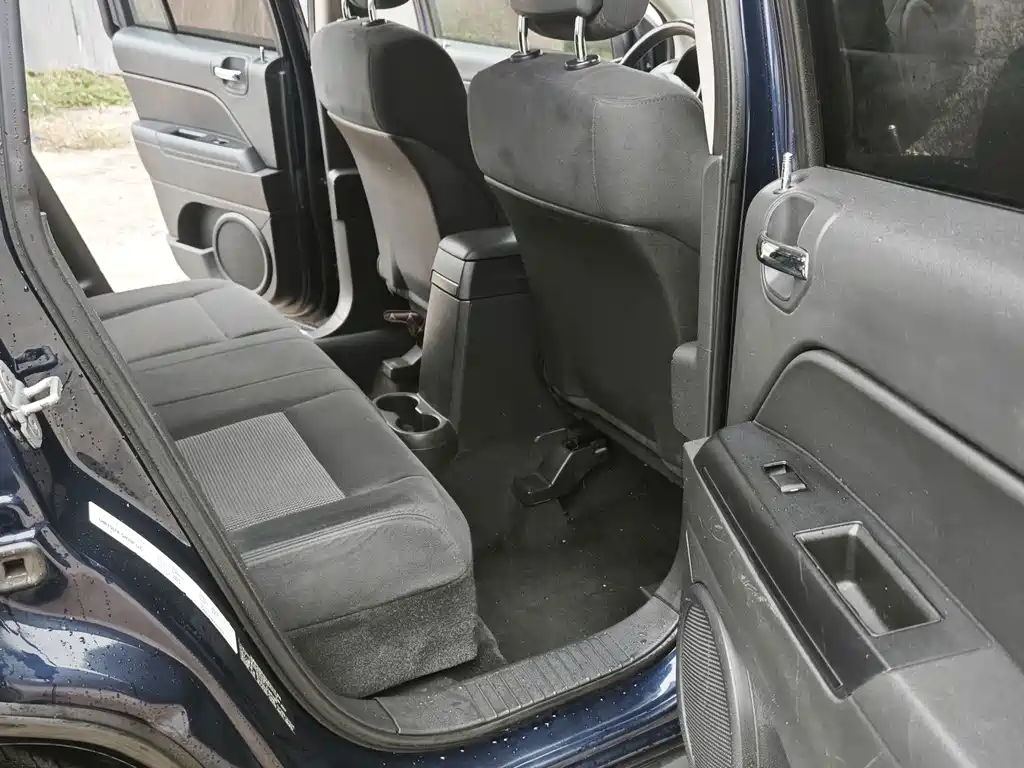 Jeep Compass (Import) — миниатюра 10