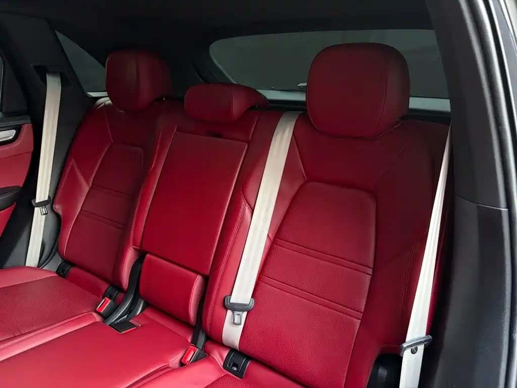 Porsche Cayenne — миниатюра 16