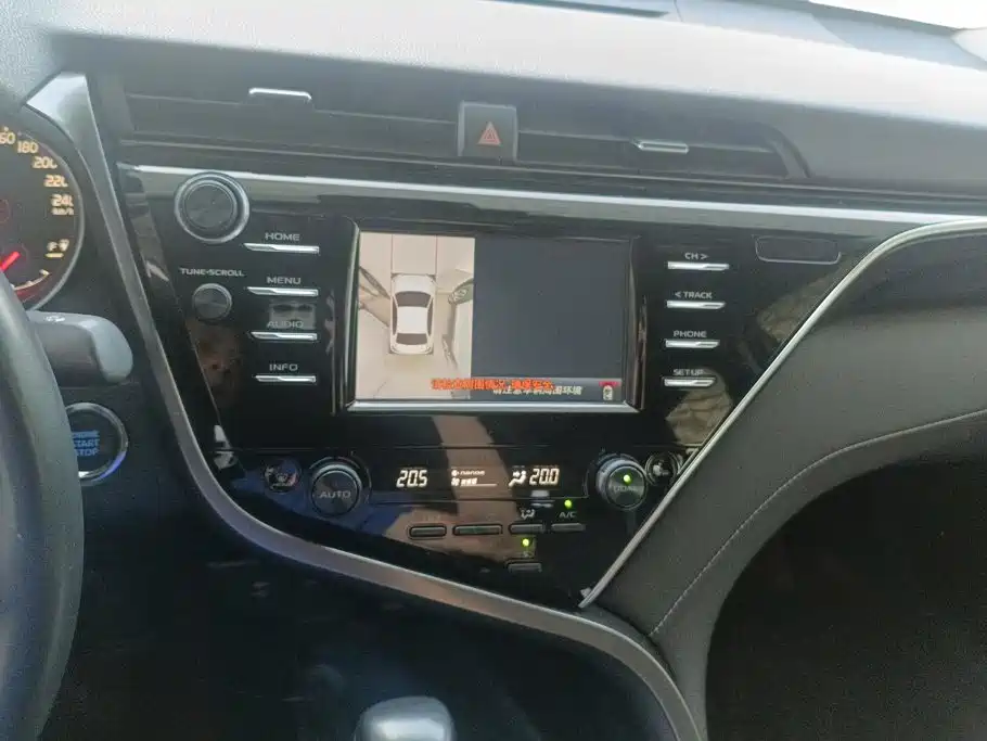 Toyota Camry — миниатюра 13