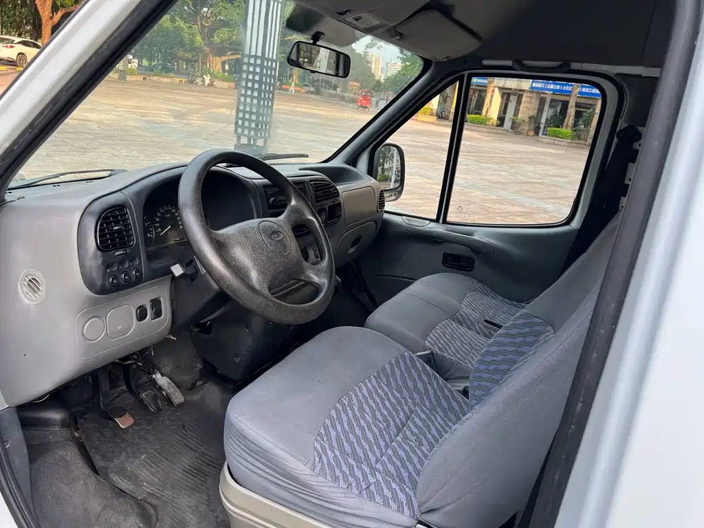 Ford Transit Classic — миниатюра 9