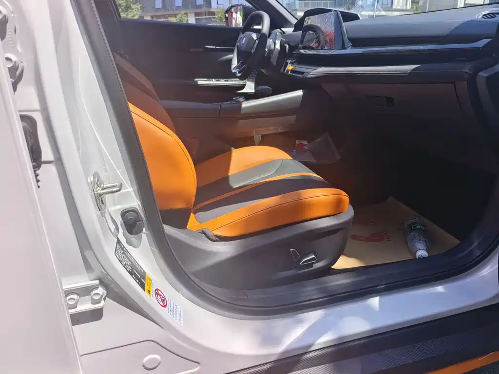 Changan UNI-V 2025 1.5T 500Bar Sport