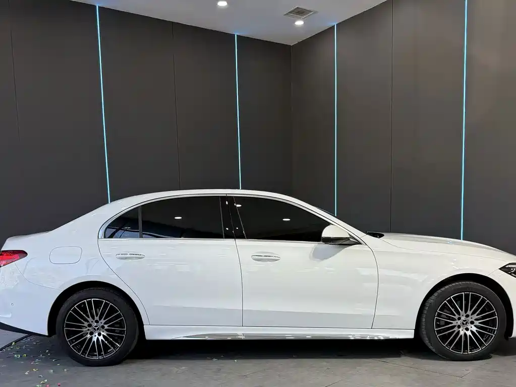 Mercedes-Benz C-Class — миниатюра 4