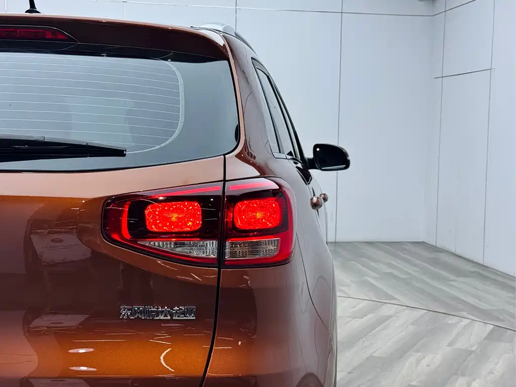 Kia KX3 2015 1.6L AT DLX