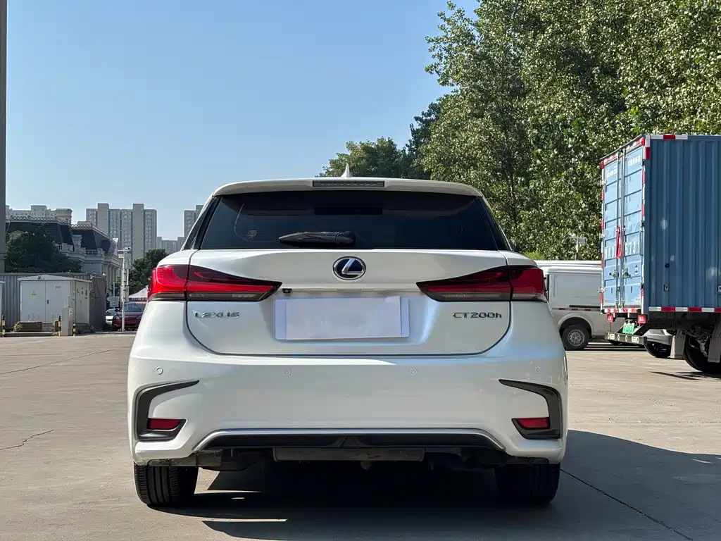 Lexus CT — миниатюра 6