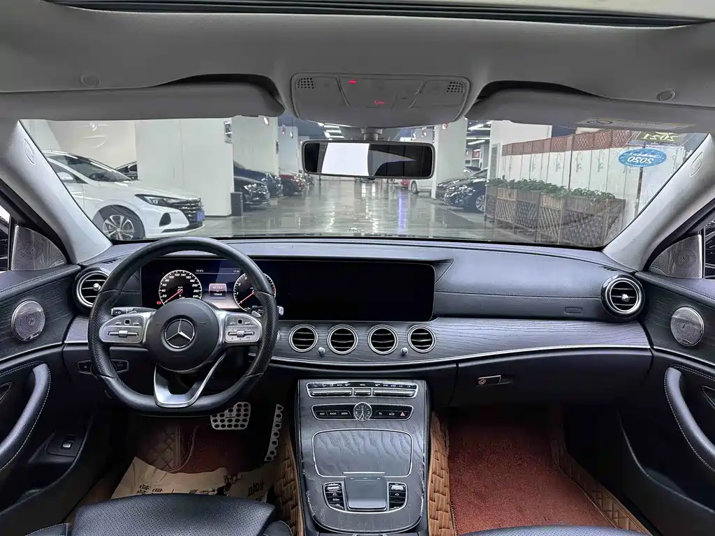 Mercedes-Benz E-Class — миниатюра 5
